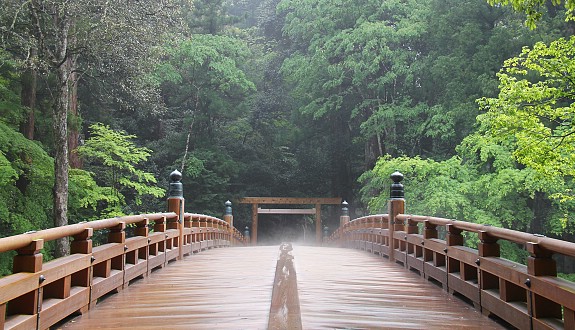 The bridge giving access to Ise Jingu